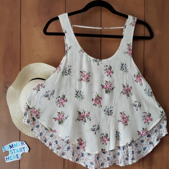 Mossimo Supply Co. Tops - Mossimo Floral Crepe Layer look Top M